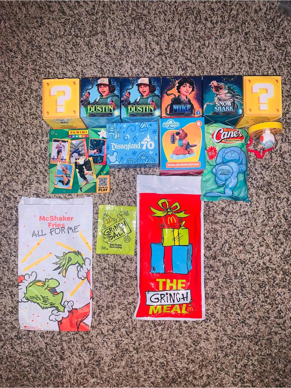 McDonald's Unopened Grinch Meal Holiday Salt and Socks+ Bunch Of Mcdonald’s Toys